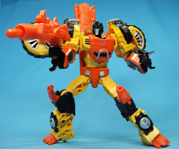 Transformers Generations TG-29 Sandstorm Voyager Class